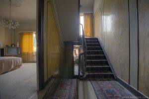 Villa Vital Adam X Urbex - hallway and bedroom stairs