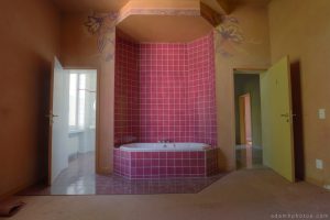 "Hotel Allegria" "Adam X" Urbex Urban Exploration Belgium bedroom bath tiled