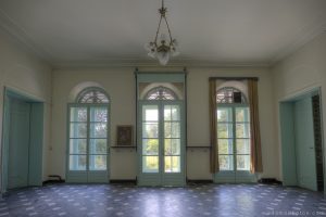 Adam X Chateau de la Chapelle urbex urban exploration belgium abandoned lobby reception doors tiles colours