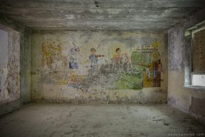 Adam X Urbex Urban Exploration Abandoned Germany Wunsdorf barracks soviet mural detail wall painting