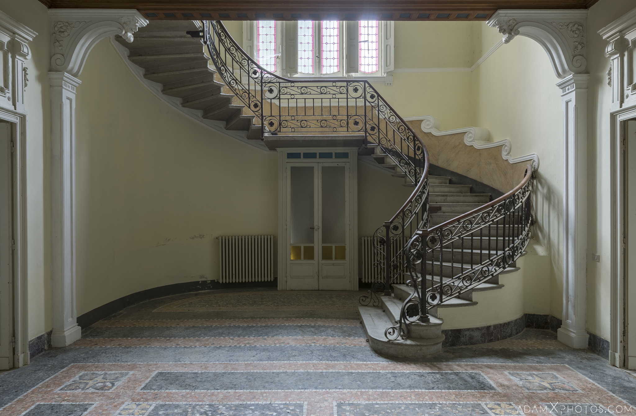 Hallway entrance grand stairs staircase ornate ceiling tiles tiled floor Villa Margherita Night Camping Urbex Adam X Urban Exploration Italy Italia Access 2016 Abandoned decay lost forgotten derelict location creepy haunting eerie