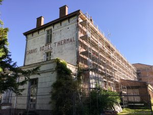 exterior external scaffolding grand hotel thermal Hotel Des Thermes Adam X Urban Exploration France Access 2017 Abandoned decay lost forgotten derelict location creepy haunting eerie