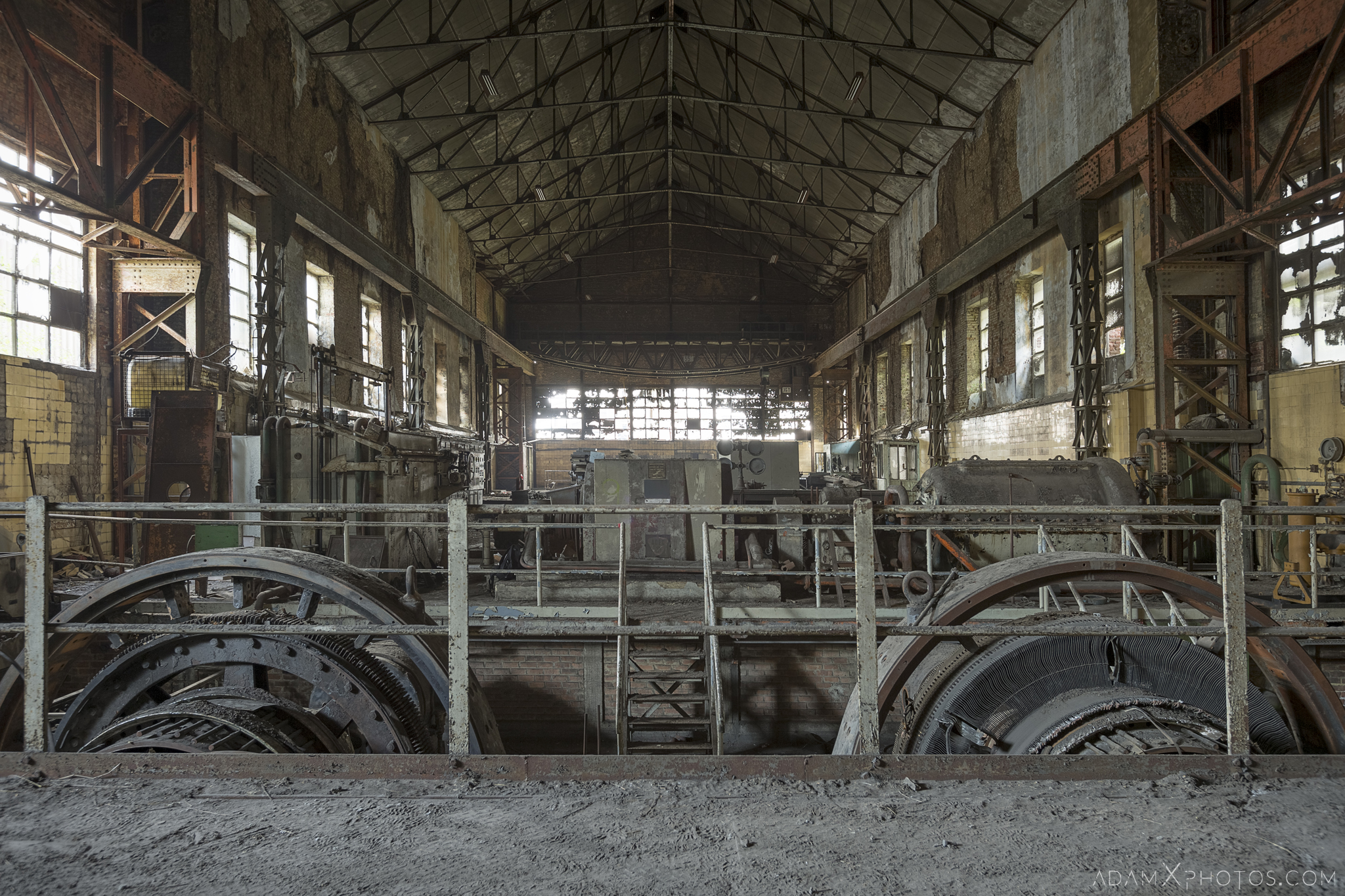 Rotary converters main hall HF4 power plant wet dogs AMEC Industrial Industry Adam X Urban Exploration Belgium Access 2017 Abandoned decay lost forgotten derelict location creepy haunting eerie