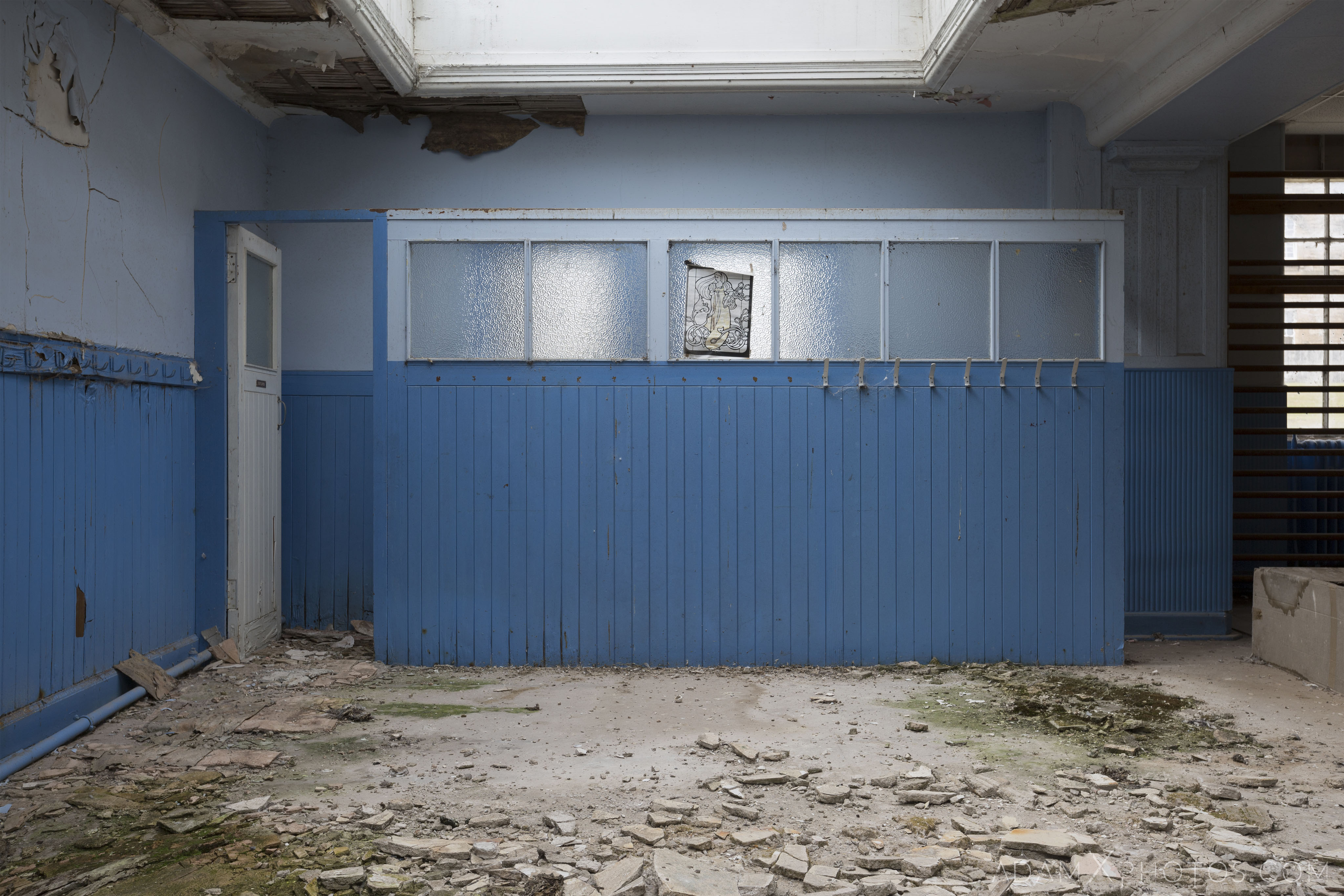 Changing room Stratheden Hospital Fife Scotland Adam X Urbex Urban Exploration Access 2018 Abandoned decay ruins lost forgotten derelict location creepy haunting eerie