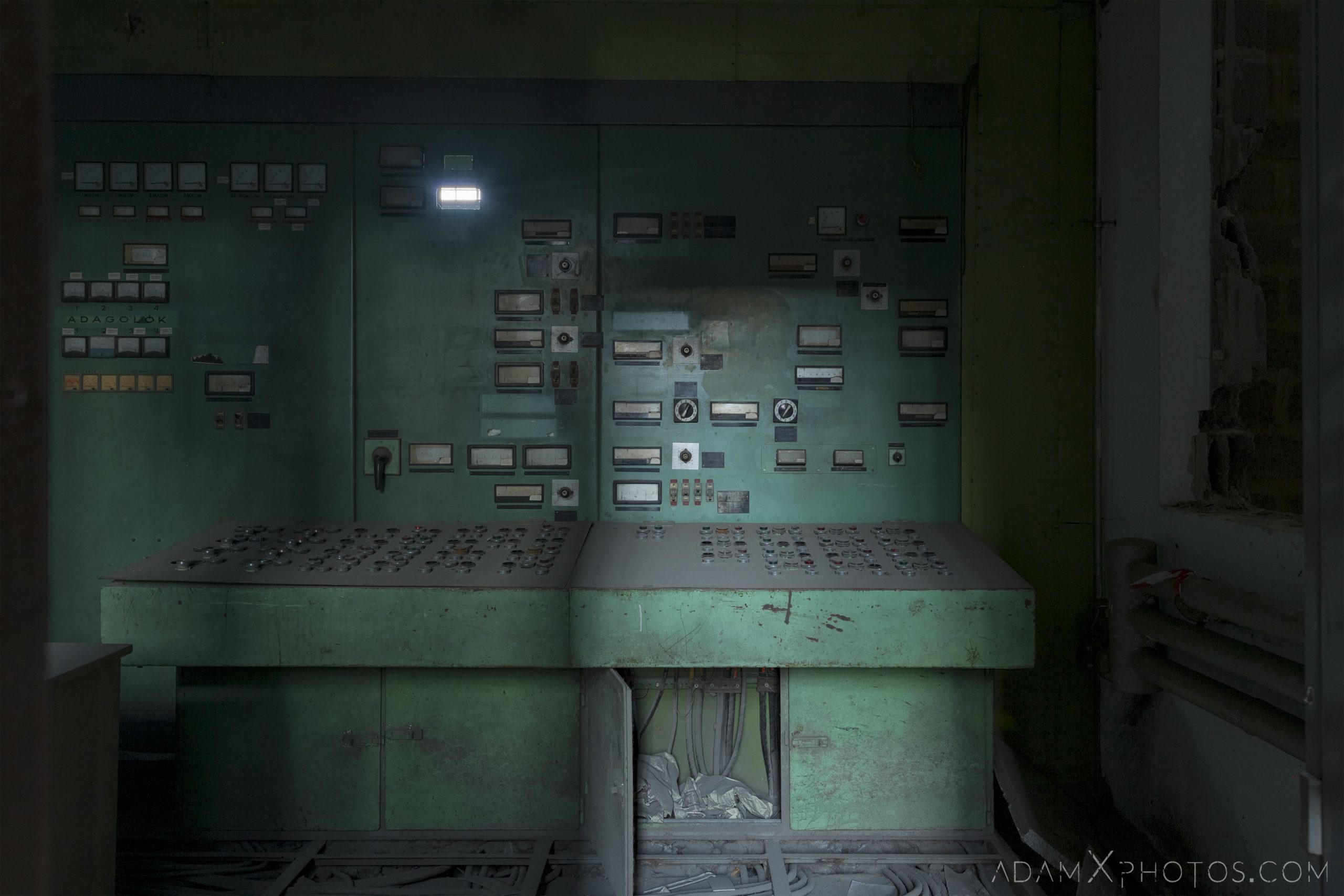 Green control panels industry industrial rusty rusting Bladerunner Blade Runner 2049 Powerplant Inota Shephard's Power Plant Hungary Adam X Urbex Urban Exploration Access 2018 Abandoned decay ruins lost forgotten derelict location creepy haunting eerie security