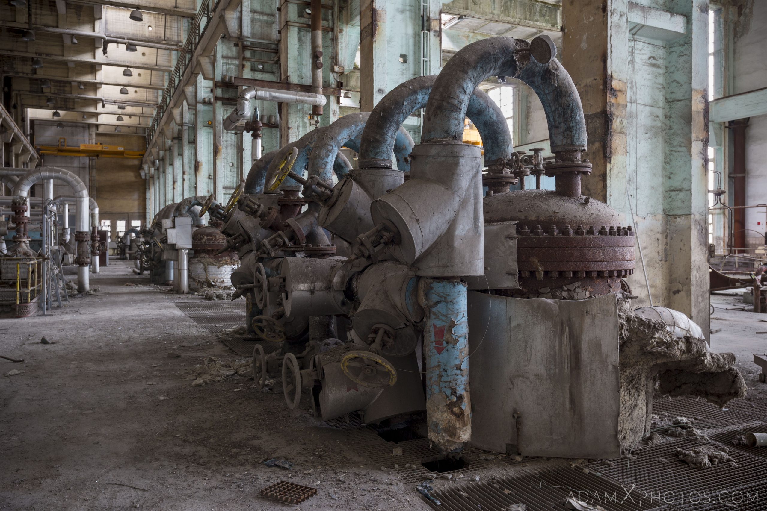 turbine hall pipes industry industrial rusty rusting Bladerunner Blade Runner 2049 Powerplant Inota Shephard's Power Plant Hungary Adam X Urbex Urban Exploration Access 2018 Abandoned decay ruins lost forgotten derelict location creepy haunting eerie security